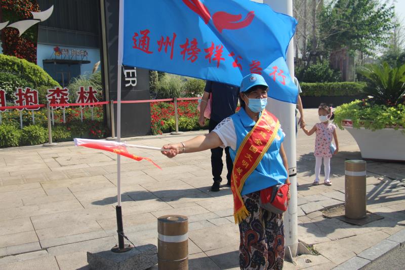 <strong>大鸡巴操骚逼逼网站</strong>